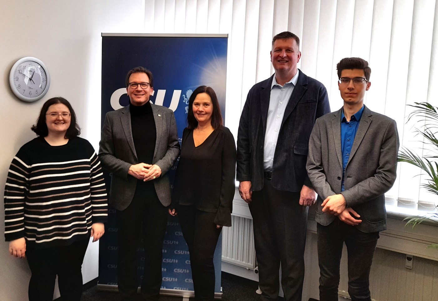 MdL Franc Dierl (2. von links) mit seinen Mitarbeitern Nadine Stpfert, Broleiterin, Stefanie Finzel, persnliche Referentin, Oliver Wrschum- Busch, Bundeswahlkreisgeschftsfhrer und Arman Depperschmidt, studentische Hilfskraft (v.l.n.r.).